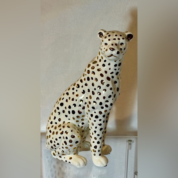 Ceramic Cheetah statue in ivory and gold - Picture 2 of 8